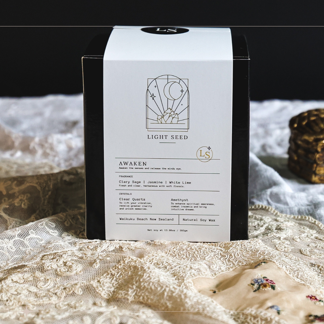 AWAKEN Candle with Clear Quartz and Amethyst Crystals